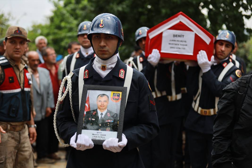 Şehide son veda! Memleketinde son yolculuğuna uğurlandı 2